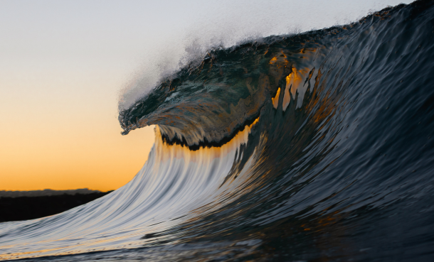 Giant dark wave on the ocean